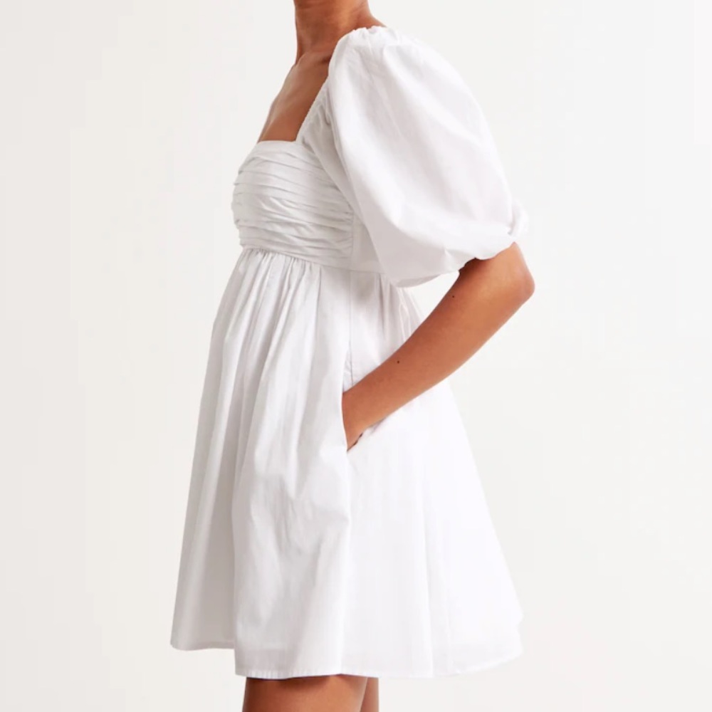 NWT Abercrombie & Fitch women’s Emerson ruched puff sleeve mini dress white ST